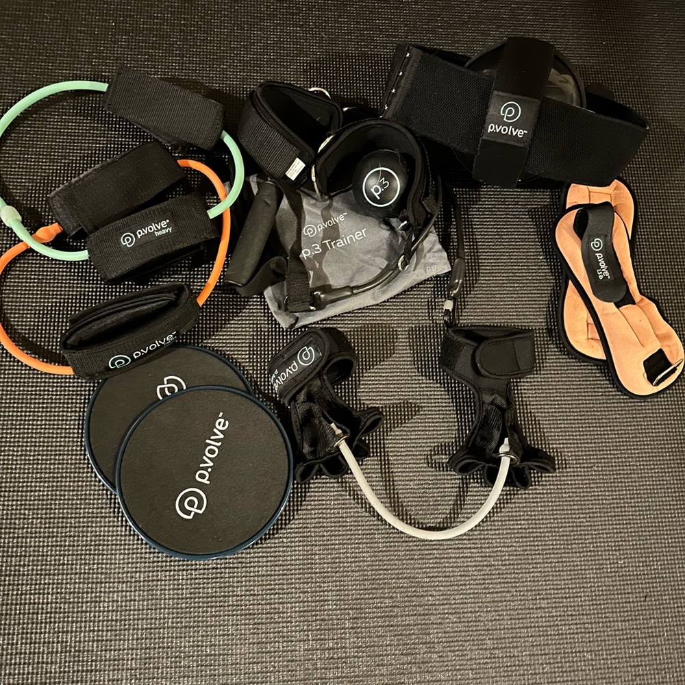 Jennifer Anniston Pvolve workout bundle and 21 day butt lift calendar with DVD.